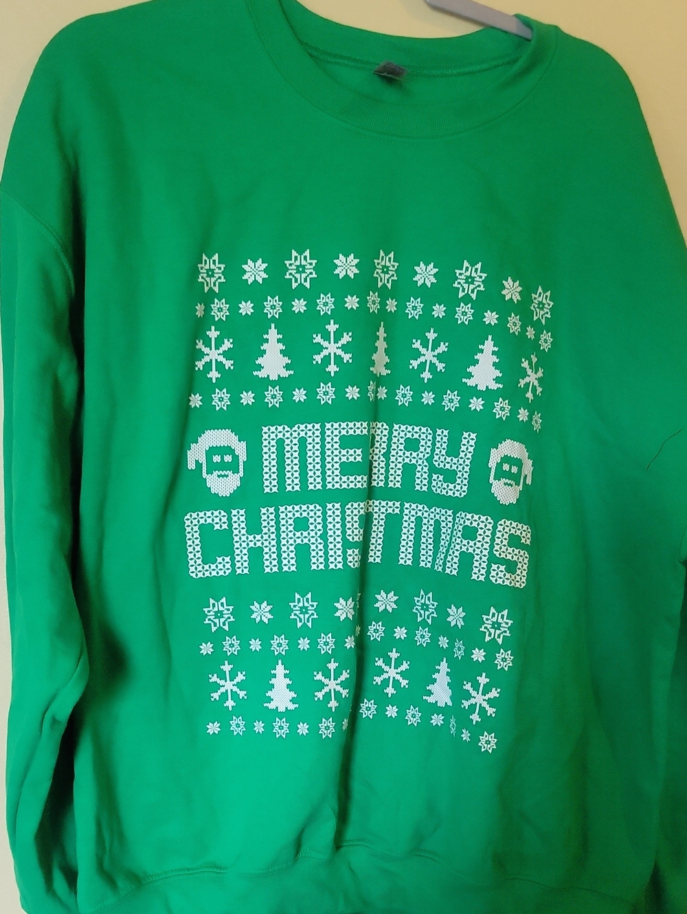 Gildan Green Crewneck Sweatshirt with White Holiday Print